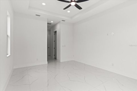 House in Bokeelia, Florida 4 bedrooms, 261.33 sq.m. № 2215413 - photo 19