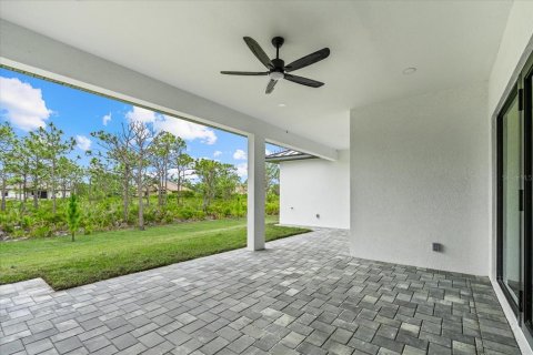 House in Bokeelia, Florida 4 bedrooms, 261.33 sq.m. № 2215413 - photo 8