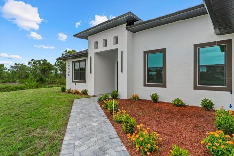 House in Bokeelia, Florida 4 bedrooms, 261.33 sq.m. № 2215413 - photo 15