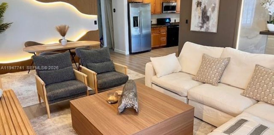 House in Hallandale Beach, Florida 3 bedrooms, 130.25 sq.m. № 2003805