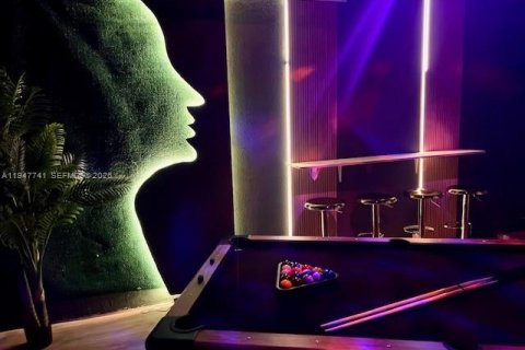 House in Hallandale Beach, Florida 3 bedrooms, 130.25 sq.m. № 2003805 - photo 6