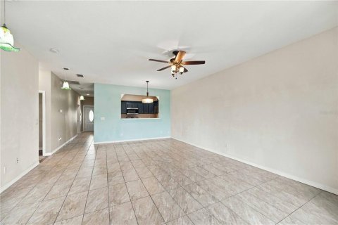 Duplex à vendre à Port Charlotte, Floride: 3 chambres, 127.09 m2 № 2396038 - photo 11
