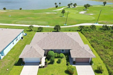 Duplex à vendre à Port Charlotte, Floride: 3 chambres, 127.09 m2 № 2396038 - photo 2