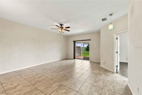 Duplex à vendre à Port Charlotte, Floride: 3 chambres, 127.09 m2 № 2396038 - photo 17