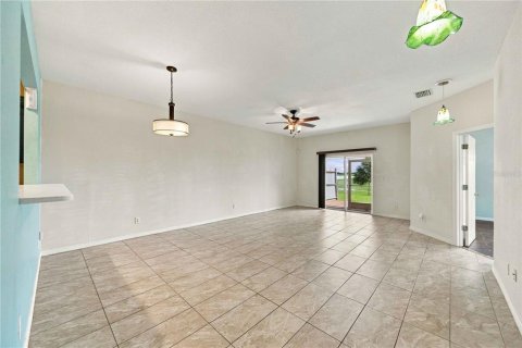 Duplex à vendre à Port Charlotte, Floride: 3 chambres, 127.09 m2 № 2396038 - photo 10