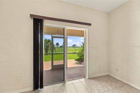 Duplex à vendre à Port Charlotte, Floride: 3 chambres, 127.09 m2 № 2396038 - photo 29