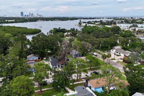 Apartamento en alquiler en Saint Petersburg, Florida, 2 dormitorios, 122.07 m2 № 1903040 - foto 2