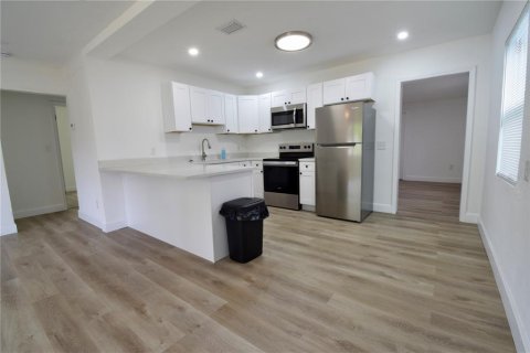 Apartamento en alquiler en Saint Petersburg, Florida, 2 dormitorios, 122.07 m2 № 1903040 - foto 10