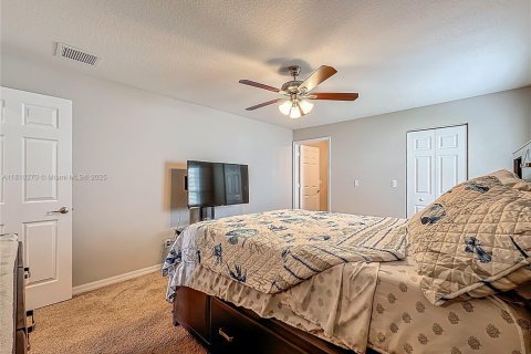 House in Port St. Lucie, Florida 4 bedrooms, 193.05 sq.m. № 1762375 - photo 25