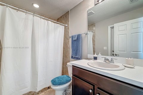 House in Port St. Lucie, Florida 4 bedrooms, 193.05 sq.m. № 1762375 - photo 29
