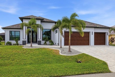 Villa ou maison à vendre à Port Charlotte, Floride: 3 chambres, 196.95 m2 № 2408809 - photo 2