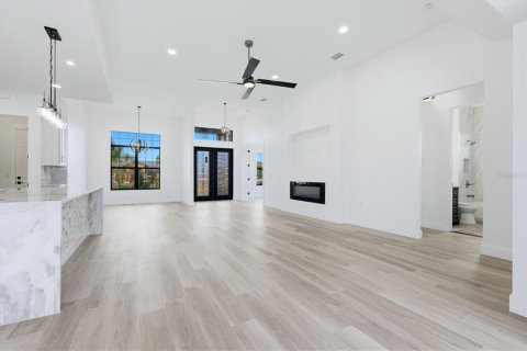 Villa ou maison à vendre à Port Charlotte, Floride: 3 chambres, 196.95 m2 № 2408809 - photo 8