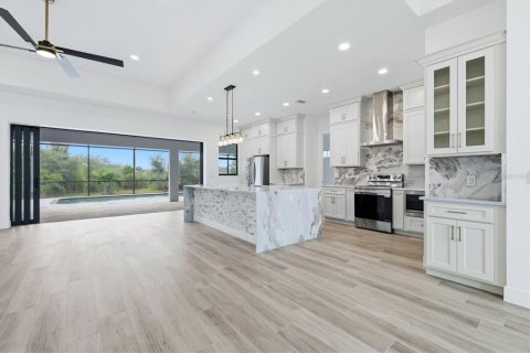Villa ou maison à vendre à Port Charlotte, Floride: 3 chambres, 196.95 m2 № 2408809 - photo 11