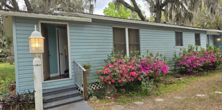 Propiedad comercial en Leesburg, Florida 6 dormitorios, 135.08 m2 № 2118763
