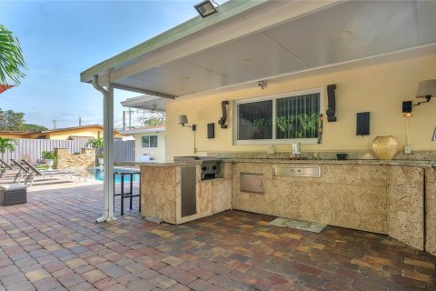 Casa en venta en Fort Lauderdale, Florida, 3 dormitorios, 131.83 m2 № 961450 - foto 1