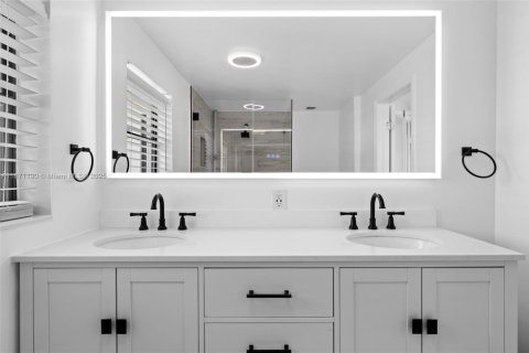 Villa ou maison à louer à Hollywood, Floride: 3 chambres, 143.07 m2 № 1895801 - photo 18