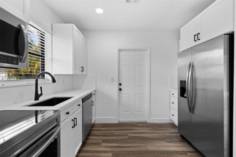 Villa ou maison à louer à Hollywood, Floride: 3 chambres, 143.07 m2 № 1895801 - photo 5