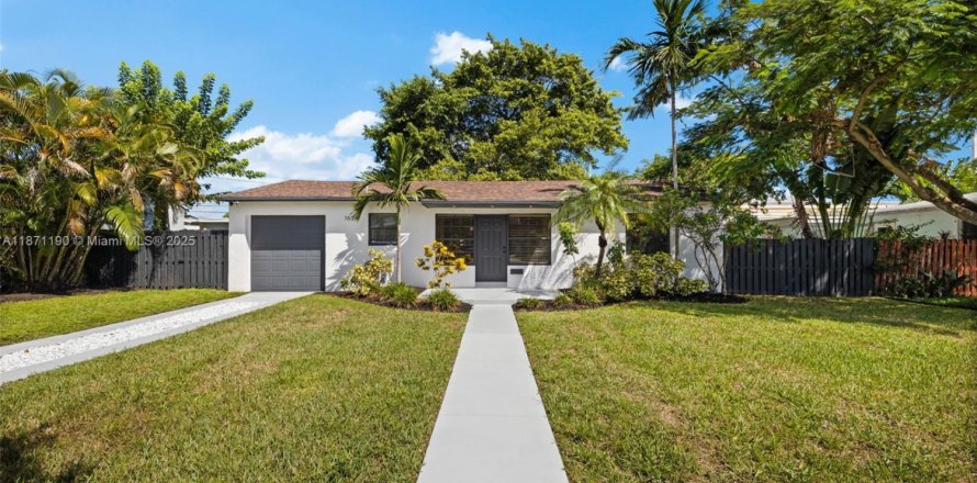 Villa ou maison à Hollywood, Floride 3 chambres, 143.07 m2 № 1895801