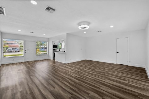 Villa ou maison à louer à Hollywood, Floride: 3 chambres, 143.07 m2 № 1895801 - photo 11