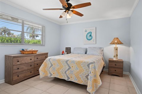 House in Stuart, Florida 4 bedrooms, 175.03 sq.m. № 2188195 - photo 27