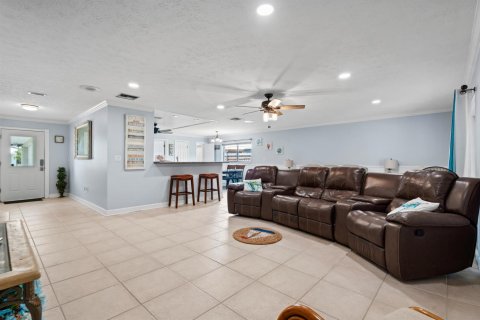House in Stuart, Florida 4 bedrooms, 175.03 sq.m. № 2188195 - photo 19