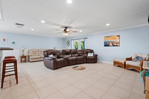 House in Stuart, Florida 4 bedrooms, 175.03 sq.m. № 2188195 - photo 18