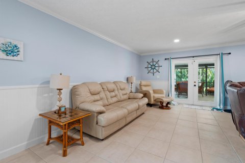 House in Stuart, Florida 4 bedrooms, 175.03 sq.m. № 2188195 - photo 29