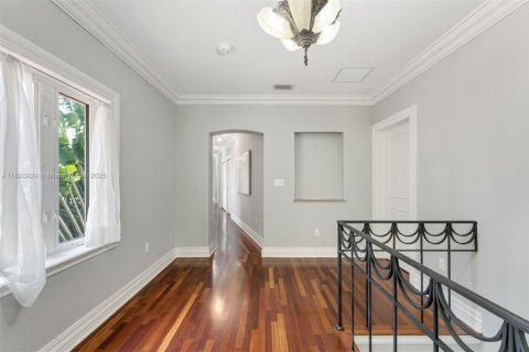 Casa en alquiler en Miami Beach, Florida, 4 dormitorios, 469.16 m2 № 2039929 - foto 16