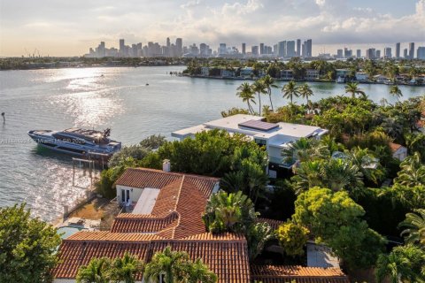 Casa en alquiler en Miami Beach, Florida, 4 dormitorios, 469.16 m2 № 2039929 - foto 12