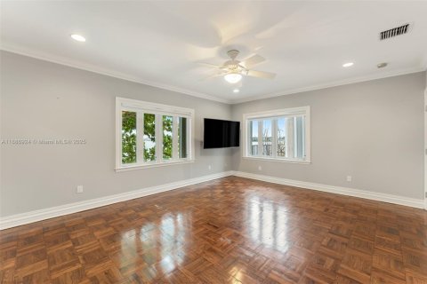 Casa en alquiler en Miami Beach, Florida, 4 dormitorios, 469.16 m2 № 2039929 - foto 23