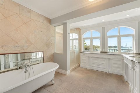 Casa en alquiler en Miami Beach, Florida, 4 dormitorios, 469.16 m2 № 2039929 - foto 18