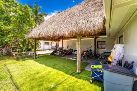 House in Punta Gorda, Florida 3 bedrooms, 117.99 sq.m. № 2321287 - photo 21