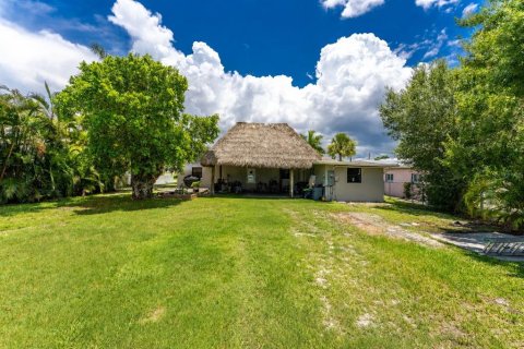 House in Punta Gorda, Florida 3 bedrooms, 117.99 sq.m. № 2321287 - photo 26