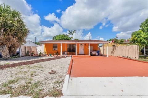 House in Fort Lauderdale, Florida 2 bedrooms, 107.3 sq.m. № 1908651 - photo 18