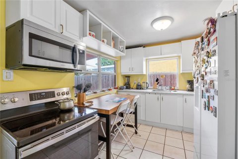 House in Fort Lauderdale, Florida 2 bedrooms, 107.3 sq.m. № 1908651 - photo 8