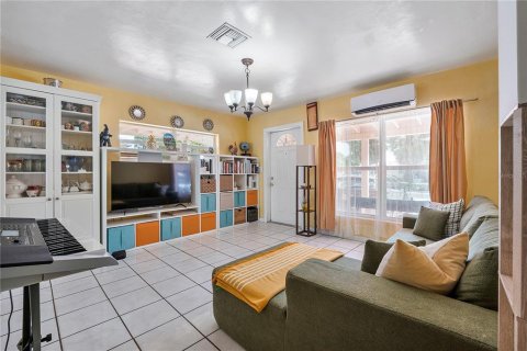 House in Fort Lauderdale, Florida 2 bedrooms, 107.3 sq.m. № 1908651 - photo 5