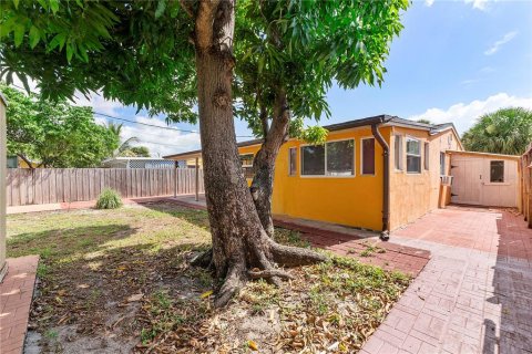 House in Fort Lauderdale, Florida 2 bedrooms, 107.3 sq.m. № 1908651 - photo 24