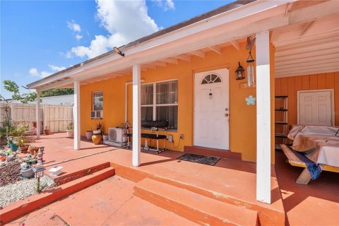 House in Fort Lauderdale, Florida 2 bedrooms, 107.3 sq.m. № 1908651 - photo 19