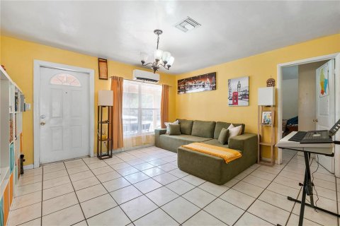 House in Fort Lauderdale, Florida 2 bedrooms, 107.3 sq.m. № 1908651 - photo 3