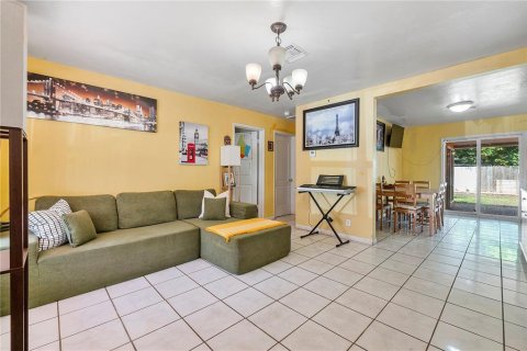 House in Fort Lauderdale, Florida 2 bedrooms, 107.3 sq.m. № 1908651 - photo 4