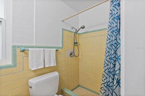House in Saint Petersburg, Florida 3 bedrooms, 132.94 sq.m. № 1511251 - photo 19