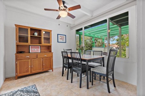 House in Saint Petersburg, Florida 3 bedrooms, 132.94 sq.m. № 1511251 - photo 13
