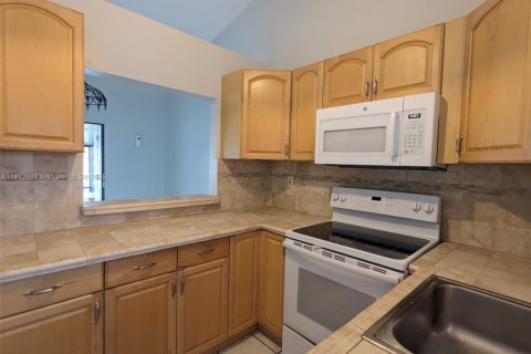 Touwnhouse à vendre à Homestead, Floride: 3 chambres, 104.52 m2 № 1947307 - photo 8