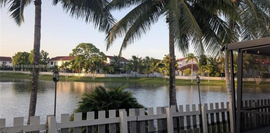 Touwnhouse à Homestead, Floride 3 chambres, 104.52 m2 № 1947307