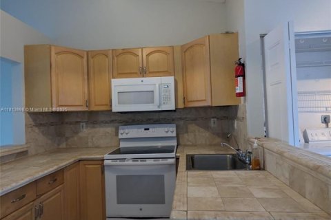 Touwnhouse à vendre à Homestead, Floride: 3 chambres, 104.52 m2 № 1947307 - photo 7