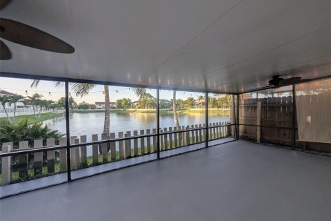 Touwnhouse à vendre à Homestead, Floride: 3 chambres, 104.52 m2 № 1947307 - photo 2