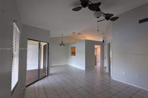 Touwnhouse à vendre à Homestead, Floride: 3 chambres, 104.52 m2 № 1947307 - photo 6