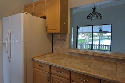 Touwnhouse à vendre à Homestead, Floride: 3 chambres, 104.52 m2 № 1947307 - photo 10