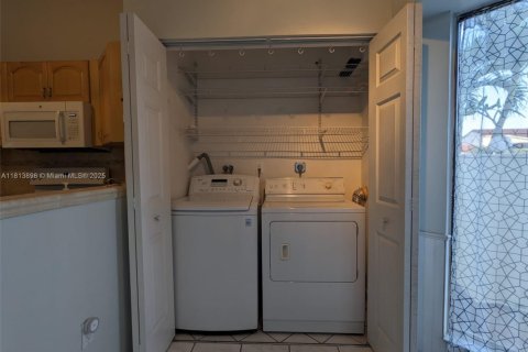 Touwnhouse à vendre à Homestead, Floride: 3 chambres, 104.52 m2 № 1947307 - photo 11