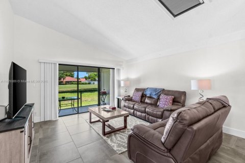 Townhouse in Delray Beach, Florida 2 bedrooms, 112.6 sq.m. № 1804477 - photo 3